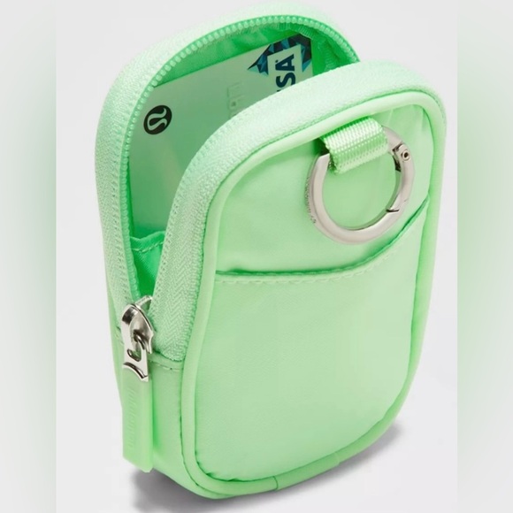Lululemon Clippable Nano Pouch& Silicone Keychain NWT ๐โ๐ฉ๐โ๐ฉ๐โ๐ฉ - Picture 5 of 10